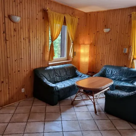 Semesterbostad Dom Nad Jeziorem Dadaj *