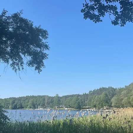 Dom Nad Jeziorem Dadaj *